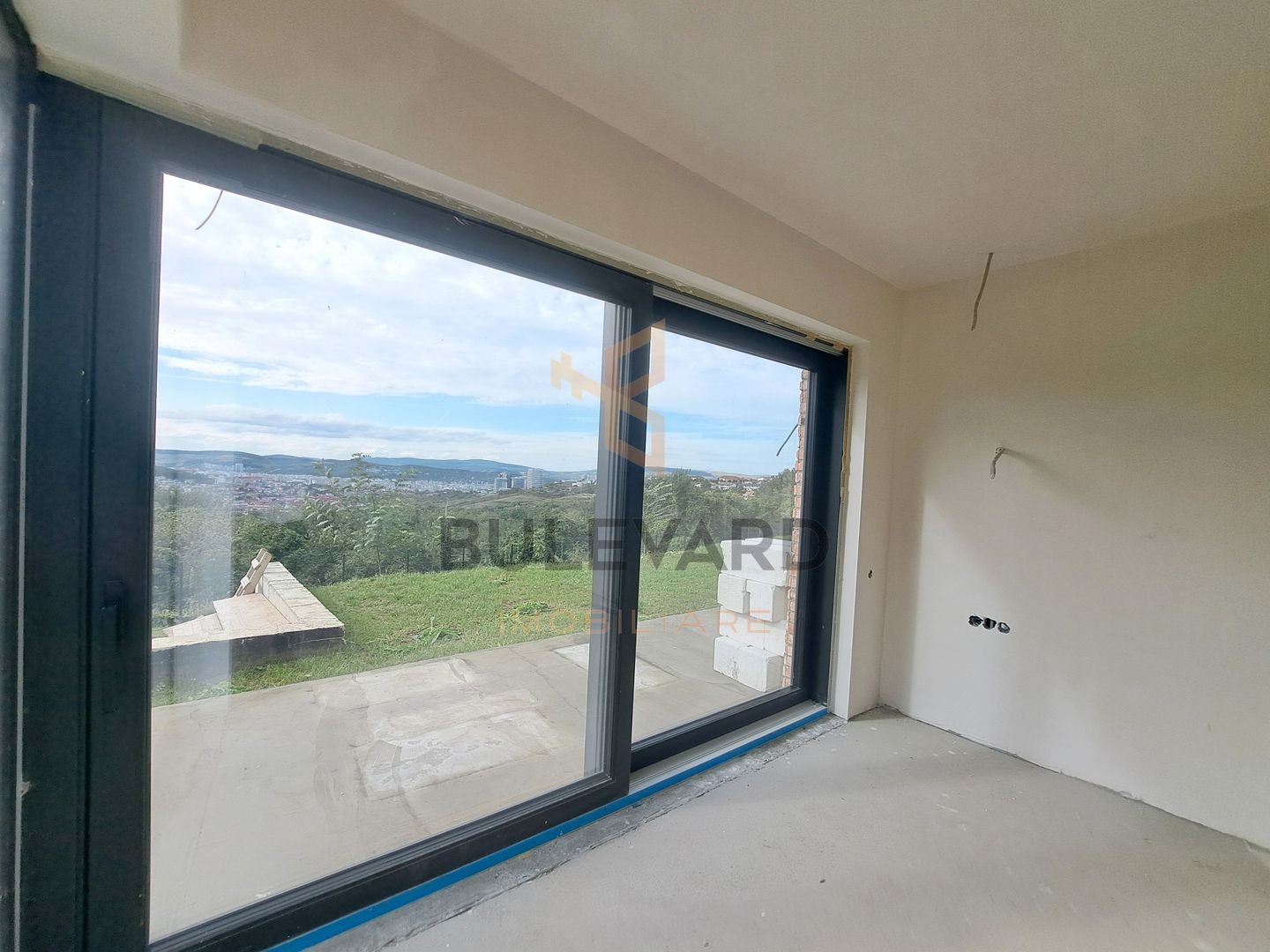 Apartament exclusivist, curte individuala, parcare acoperita, zona Europa - Poză 11