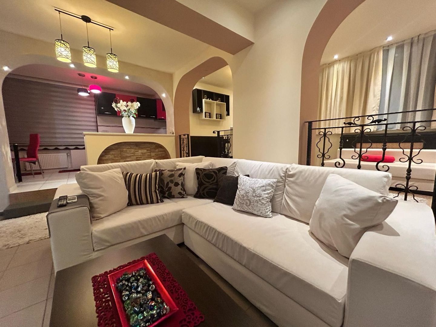 Apartament modern cu 2 camere, 94 mp utili, în bloc nou.Mobilat  si utilat - Poză 8
