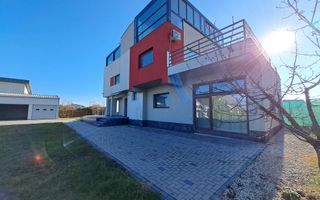 Casa Sibiu, terase panoramice, garaje, teren mare, Sura Mica - Poză 1