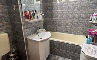 VANZARE 3 CAMERE DECOMANDAT - PARCARE - 2 BALCOANE -VITAN - Poză 9