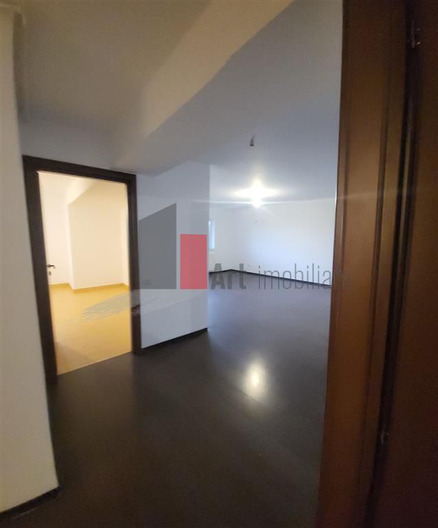 Apartament 3 camere Vitan metrou Mihai Bravu - Poză 19