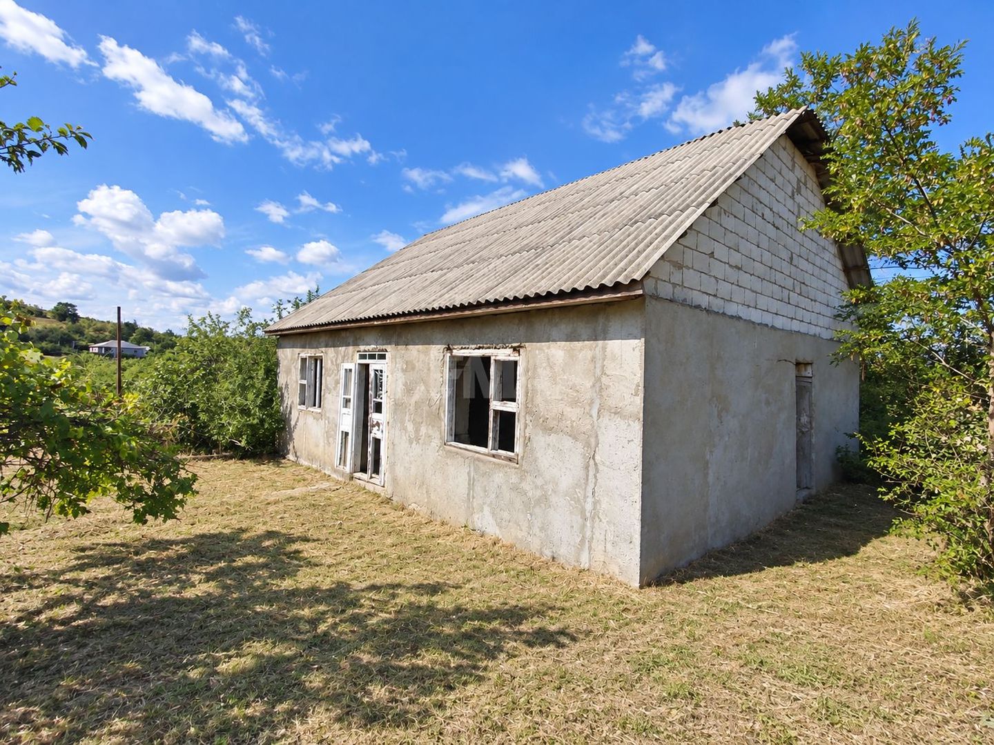 CASĂ GENEROASĂ CU 3 CAMERE – 90 m² | 17 ARI| ANENII NOI - Poză 2