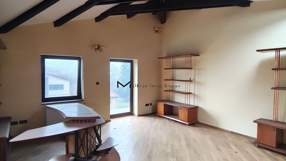 Proprietate amplă cu două case și teren generos, Brașov – str. Cariere - Poză 12