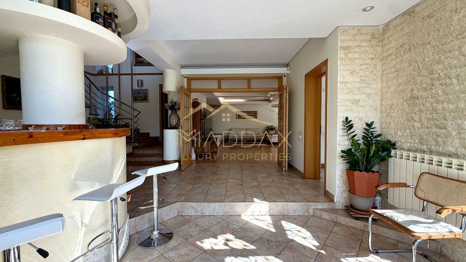 Vila cu 6 camere *485 mpc // *1.670mp teren* // 8 locuri parcare // Sisești - Poză 19
