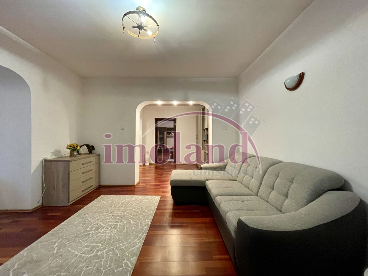 Casă parter 123 mp, complet renovată, curte generoasă, teren 400 mp - Giulesti - Poză 11