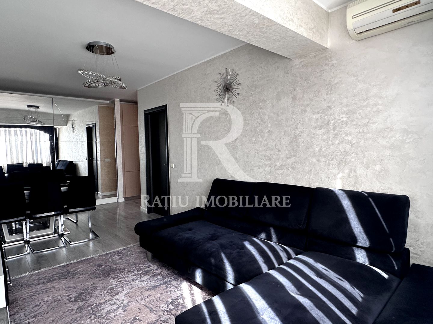 Apartament cu 3 camere | Nufărul Plaza | Vedere panoramică | Oradea - Poză 2