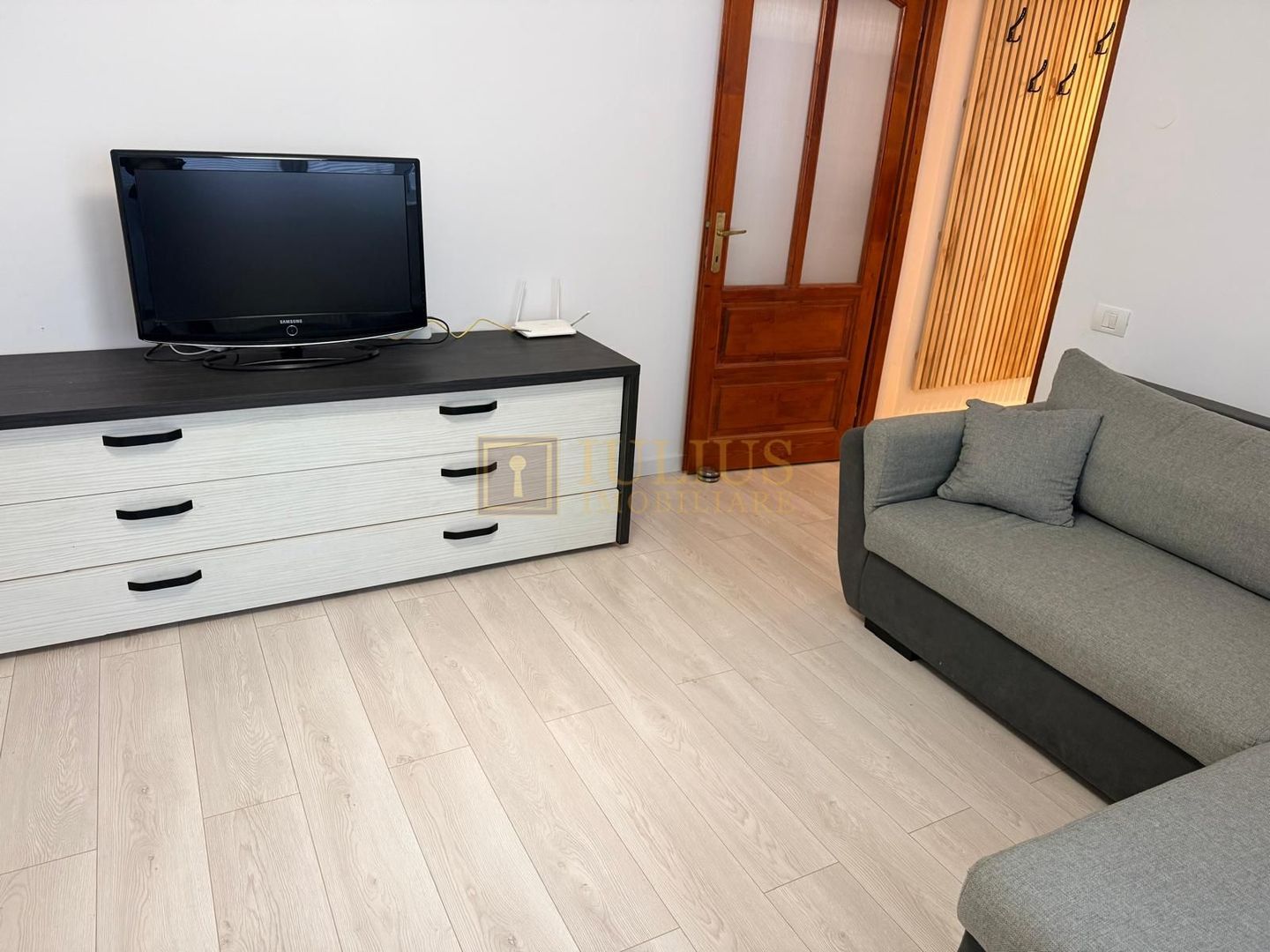 2 camere: living+dormitor, la 3 minute de Spitalul Jud, centrala proprie - Poză 2