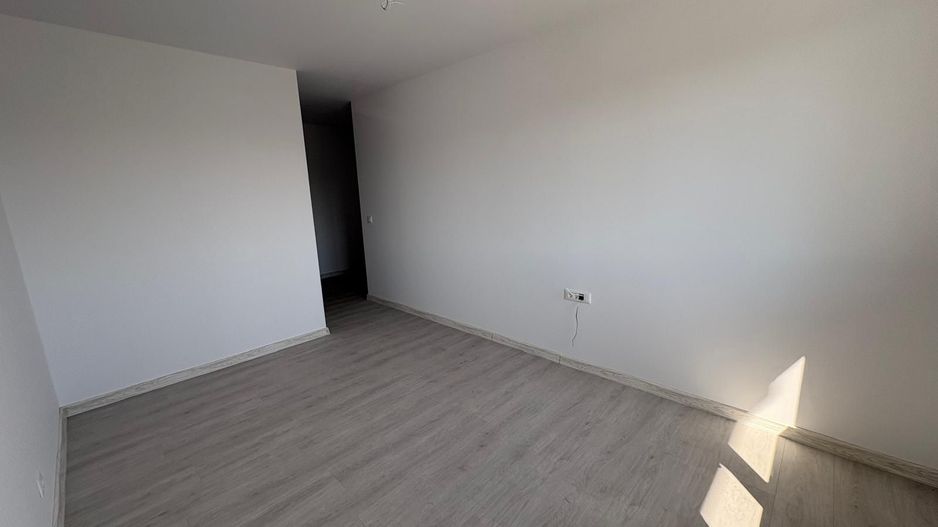 AP. 3 CAMERE- HILS SPLAI, PARCARE INCLUSA, BUCATARIE INCHISA, COMIS 0% - Poză 6