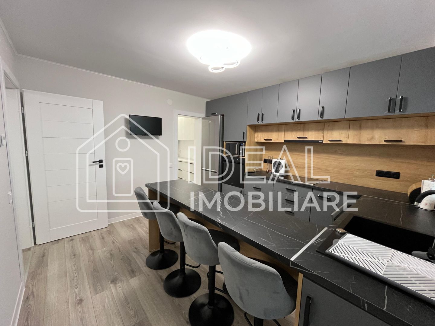 Casa moderna cu 4 camere de închiriat - Șelimbăr - Poză 7