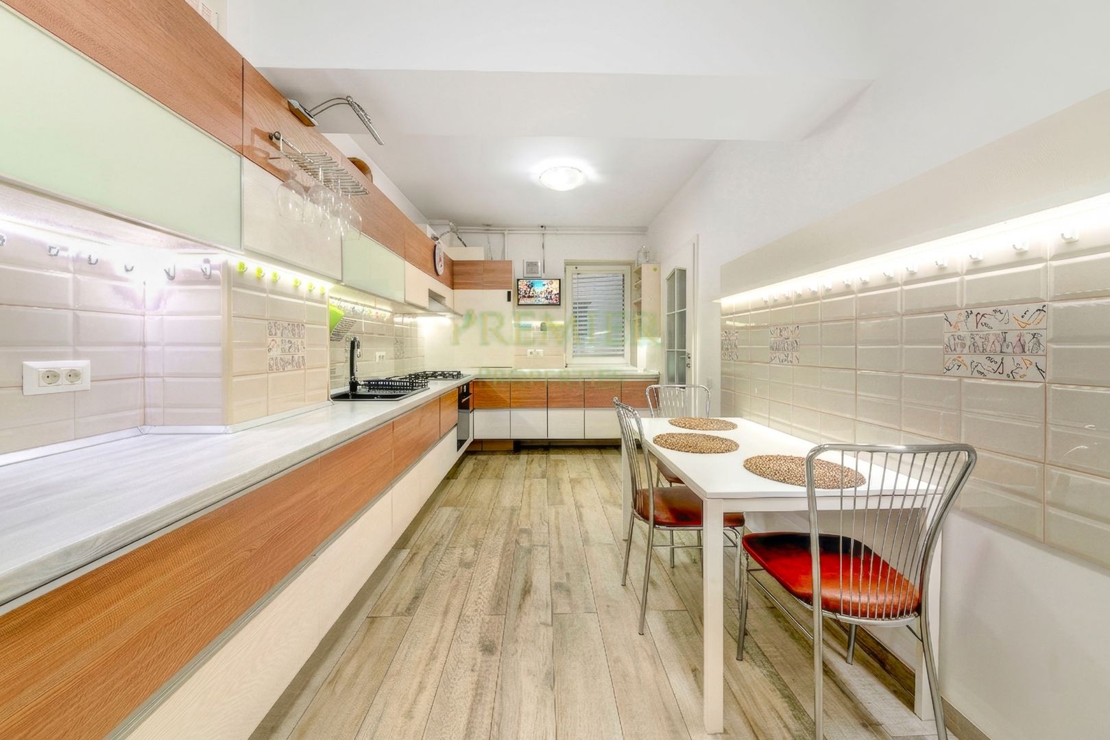 Penthouse cu terasă panoramică de 53 mp, garaj subteran – Sector 1,  an 2020 - Poză 12