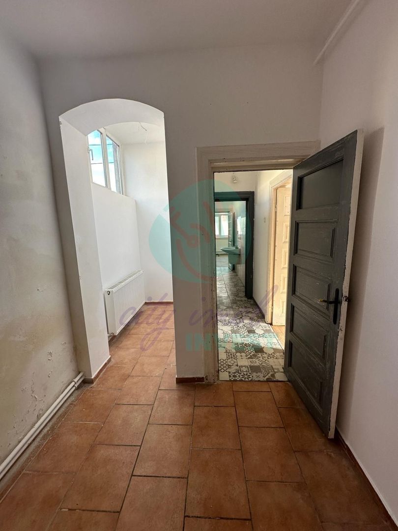 3 camere la vila in zona Calea Calarasilor - Poză 15