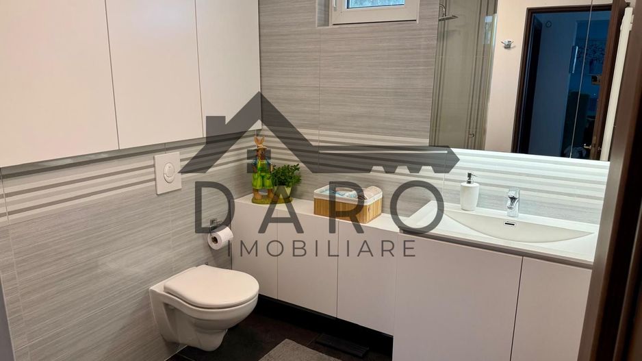 Apartament cu 2 camere in strada Moldovei. - Poză 11