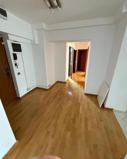 BRASADAS inchiriaza ap 3 cam birou/locuit - terasa - Unirii. - Poză 5