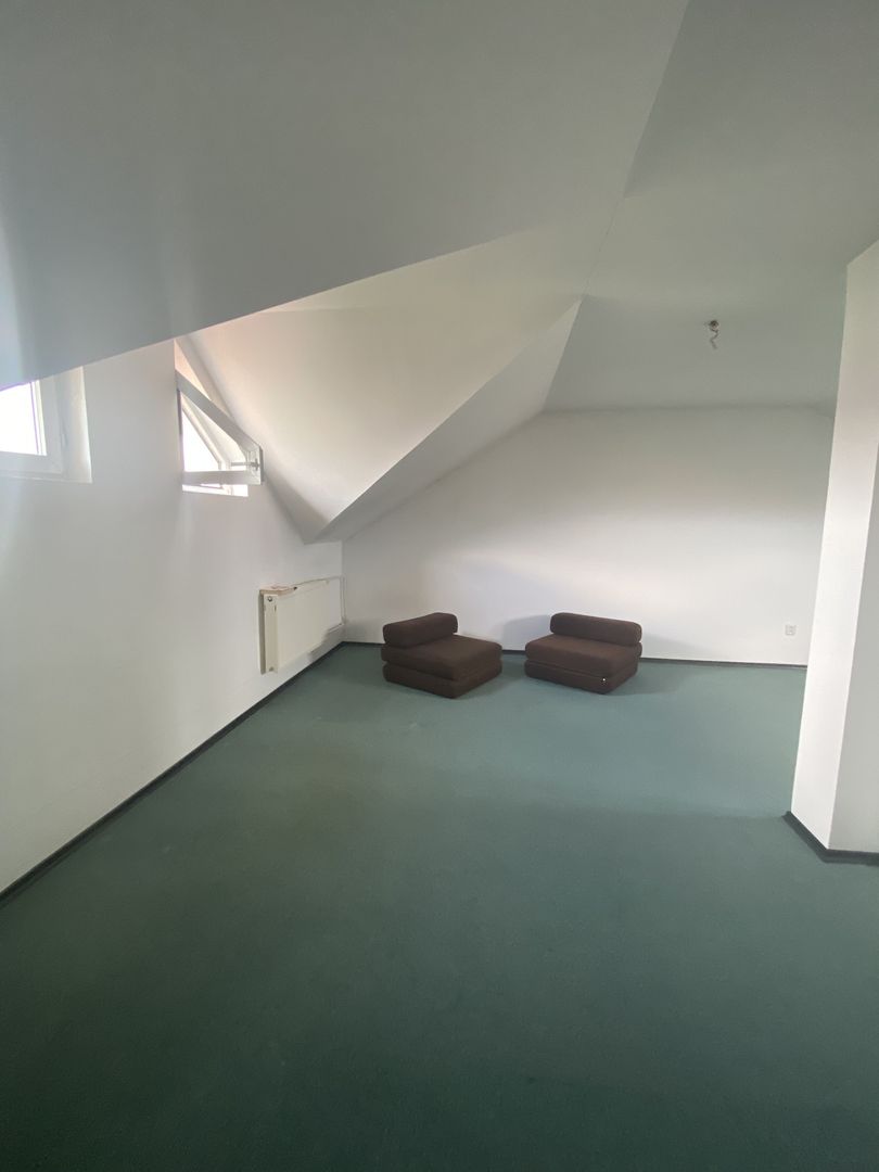 Casa de vânzare/închiriere zona Lunei - Poză 20