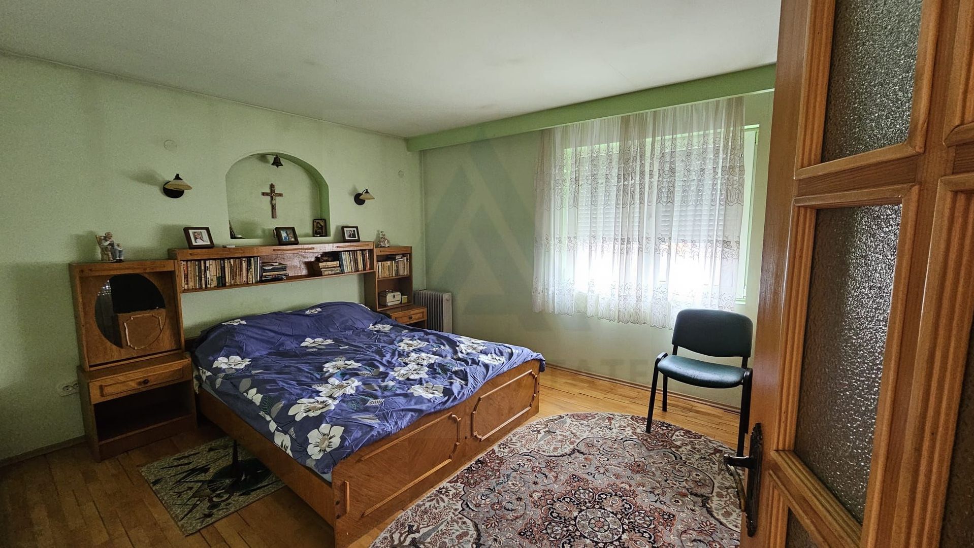 Casa 5 camere 3 bai garaj inchis si teren 700 mp utili in Lazaret - Poză 6