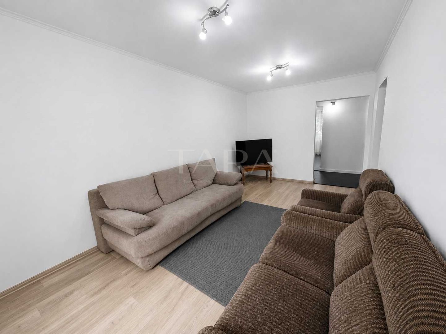 Apartament cu 3 camere, renovat și mobilat, zona Mărăști. - Poză 1