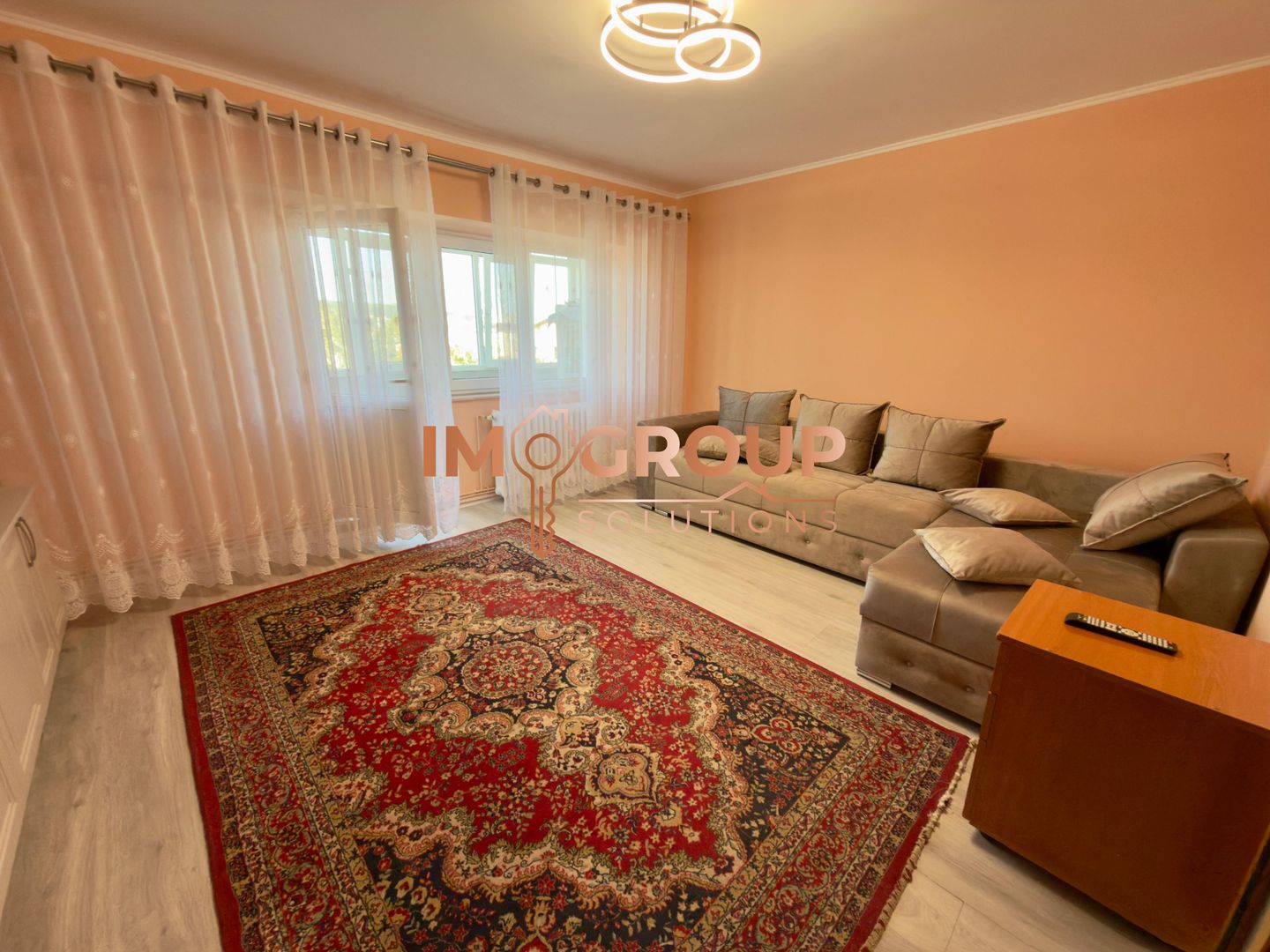 GARA - ETAJ INTERMEDIAR - APARTAMENT CU O CAMERA 40 MP - Poză 2