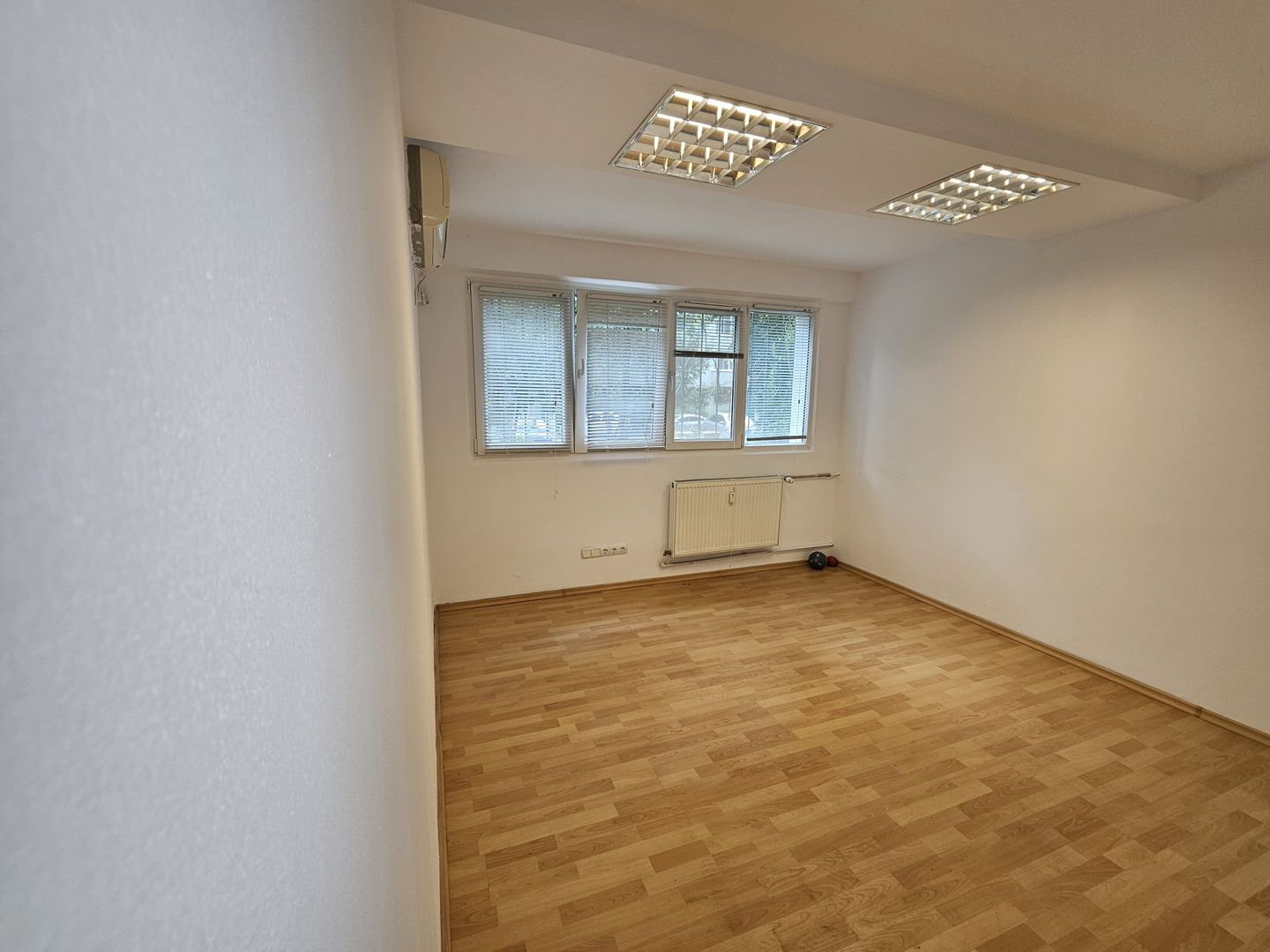 Apartament modern cu 2 camere - Poză 3