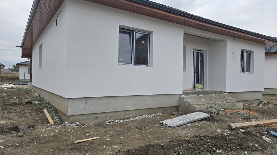 Casă 4 cam,2 băi,terasă acoperită,500mp.teren,gard,pavaj. - Poză 8