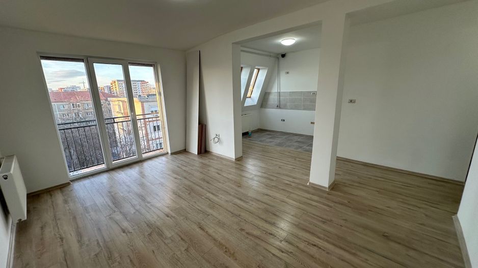 Apartment 3 camere 75 mp utili - Poză 1