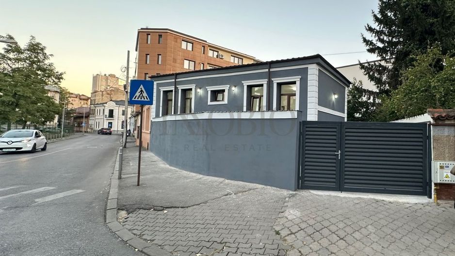 Vila Renovata | Parlament - Bd. Regina Maria | Curte 500mp - Poză 4