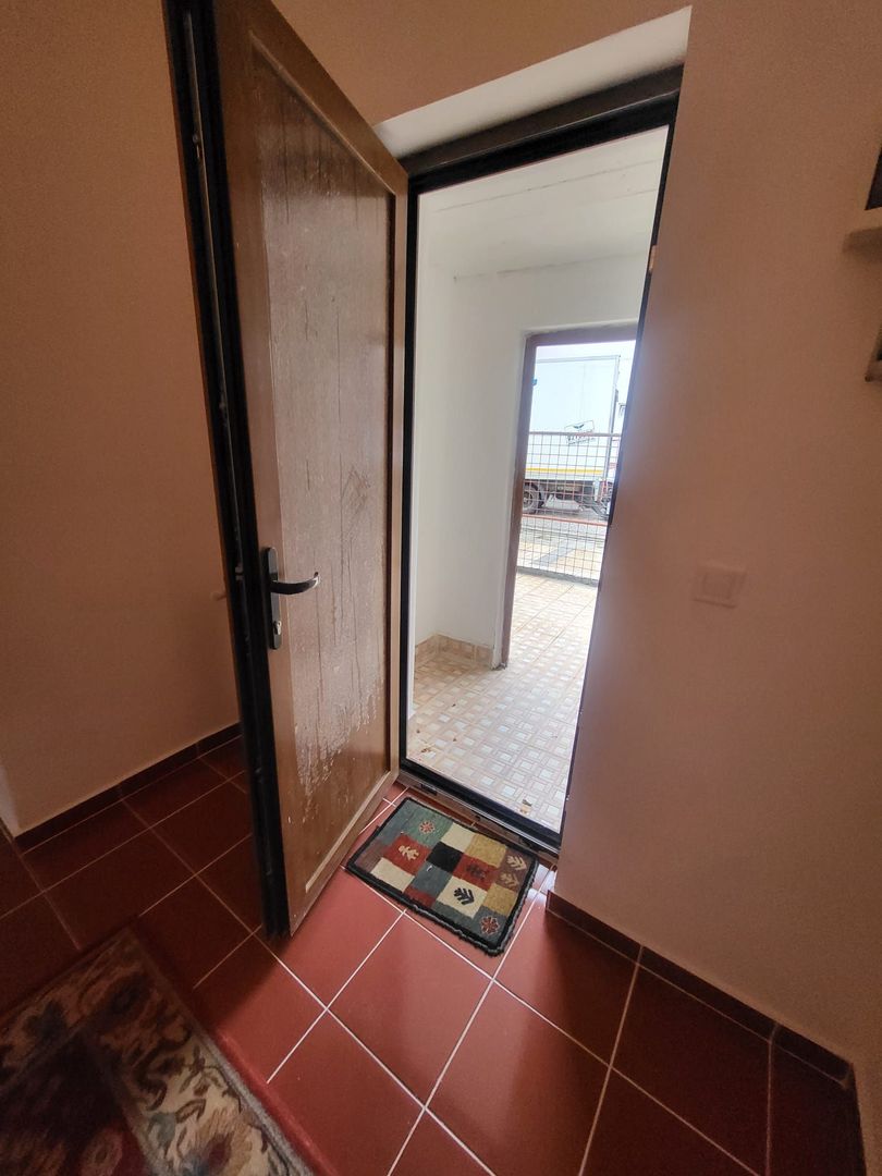 Casa mica, tip studio, centrala si curte proprie, 700 m distanta metrou Iancului - Poză 8