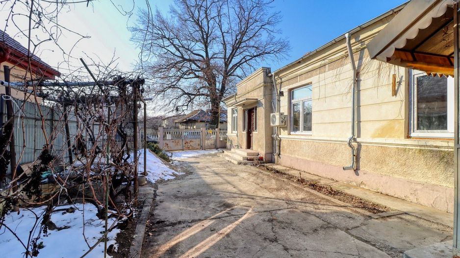 Centru- Casă boierească individuală- 5 camere si  451 mp teren - Poză 33