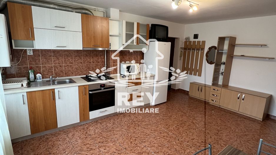 Apartament 3 camere nedecomandat ,bucătărie separată, Stefan cel Mare - Poză 14