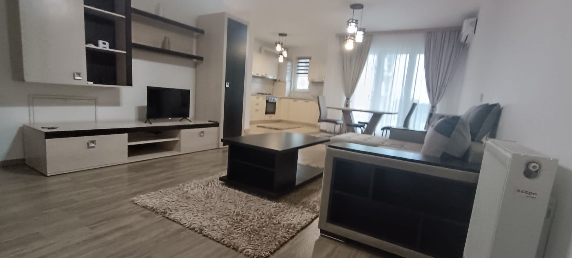 Apart. 2 cam. mare + Parcare + Terasa ! Sector 6 - Poză 1