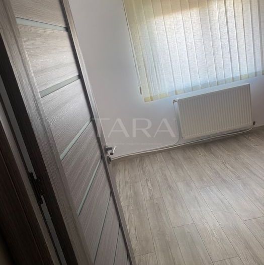 OCAZIE. Vanzare apartament cu 4 camere, central in Apahida. - Poză 5