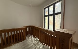 Apartament boieresc partial renovat - Poză 5