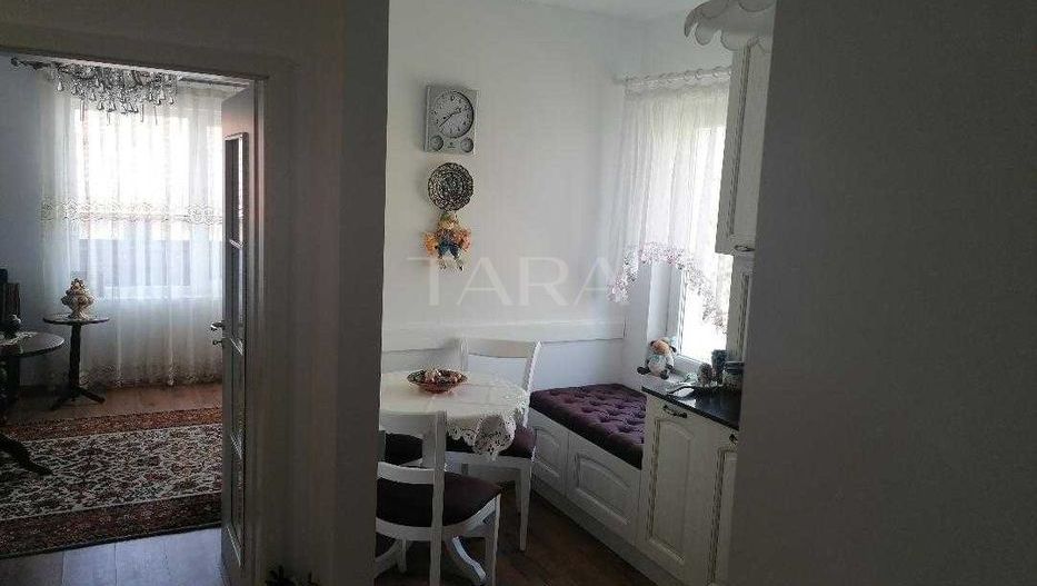 Apartament cu 3 camere, 2 băi, 2 balcoane și parcare, zona Zorilor. - Poză 2