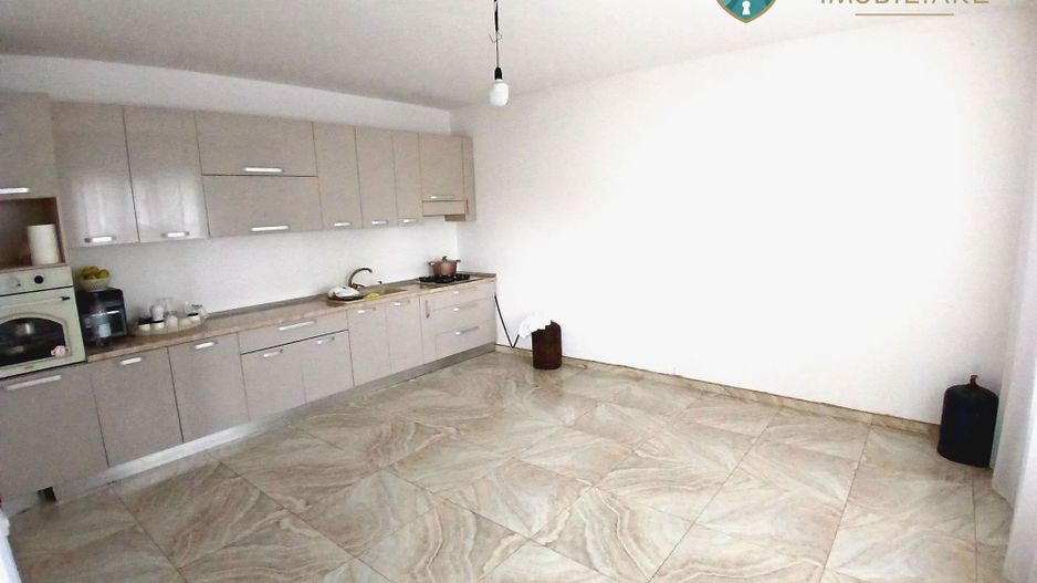 Vilă Spațioasă cu 6 camere, 234mp construiți, în Cartier Tineretului - Poză 9