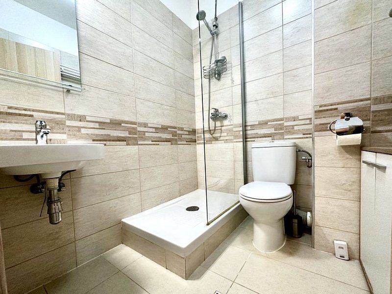 Un apartament cu 3 camere + loc parcare, primitor și modern, în zona Centrală - Poză 13