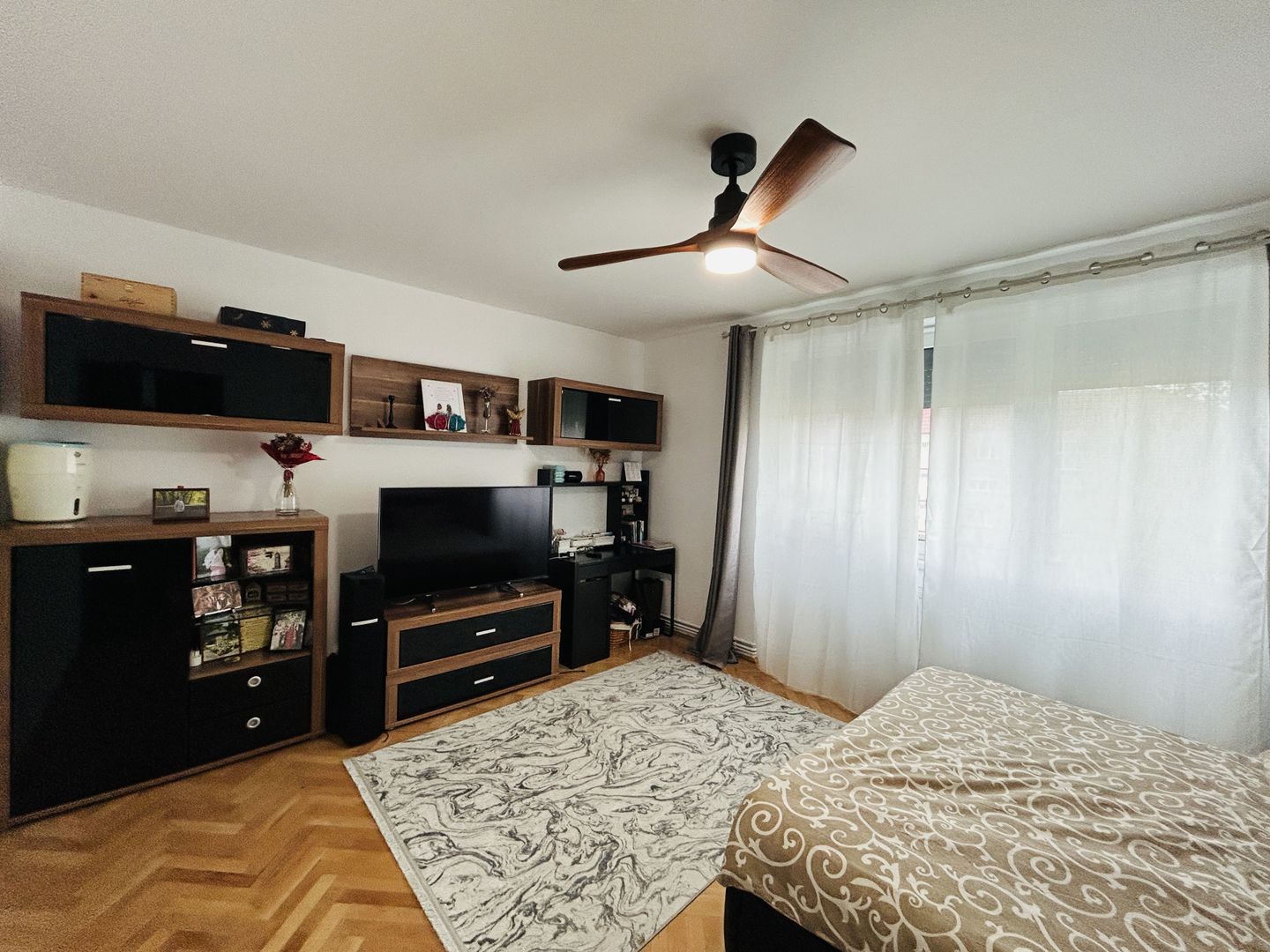 Apartament decomandat, 58 mp utili, mobilat modern - Zona Rahovei - Poză 1