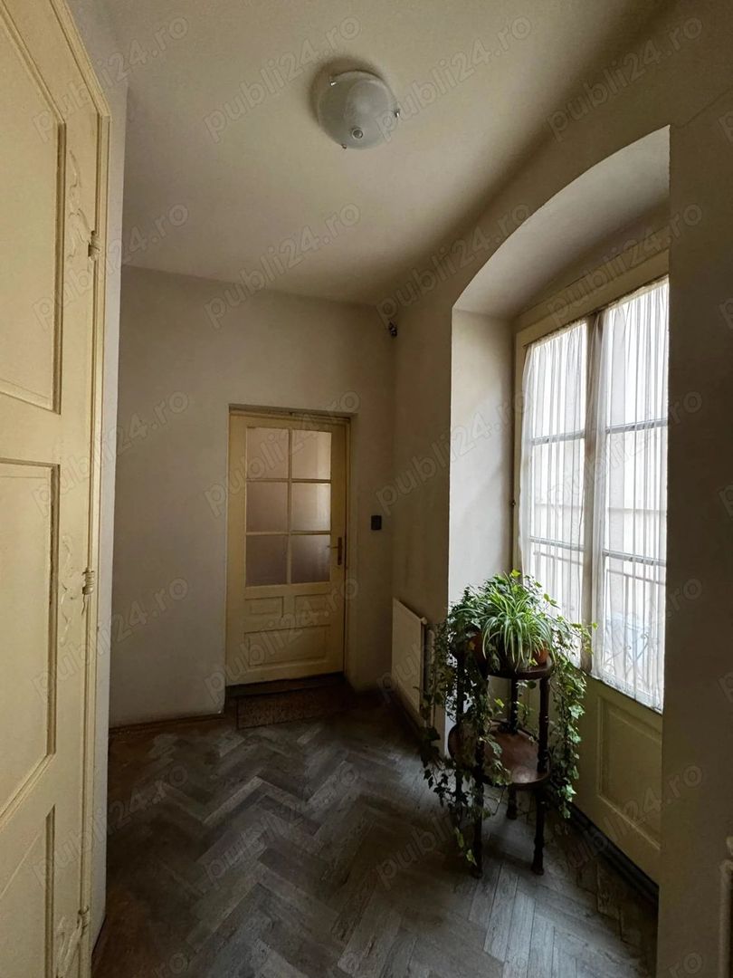De vanzare apartament in Piata Sfatului - Poză 5