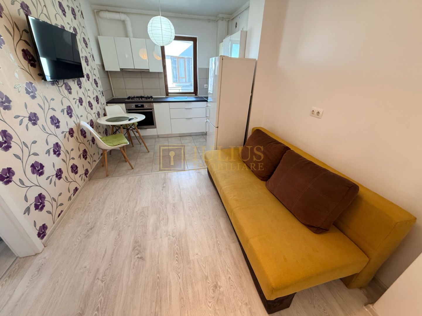 2 camere| Torontalului| apartament superb| loc parcare| - Poză 2