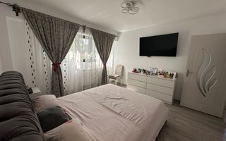 Apartament cu 3 camere, renovat modern, mobilat si utilat, zona CENTRU; - Poză 4