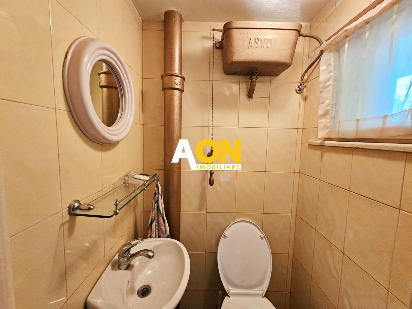 Casa situata in imediata apropiere a Cetatii - Poză 21