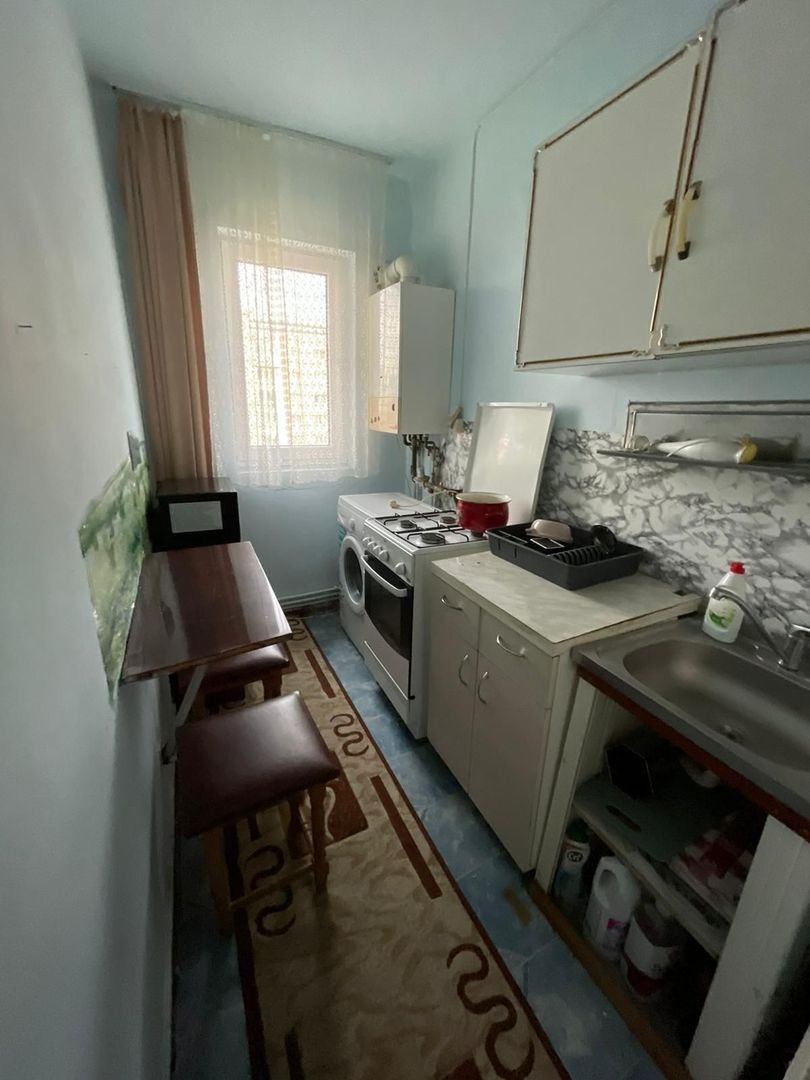Apartament cu 4 camere de vanzare, Zona Cetate - Poză 5
