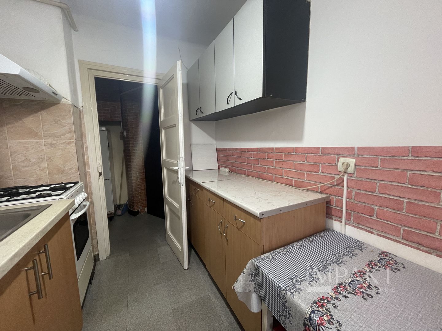 Apartament cu 2 camere in zona centrală - Poză 6