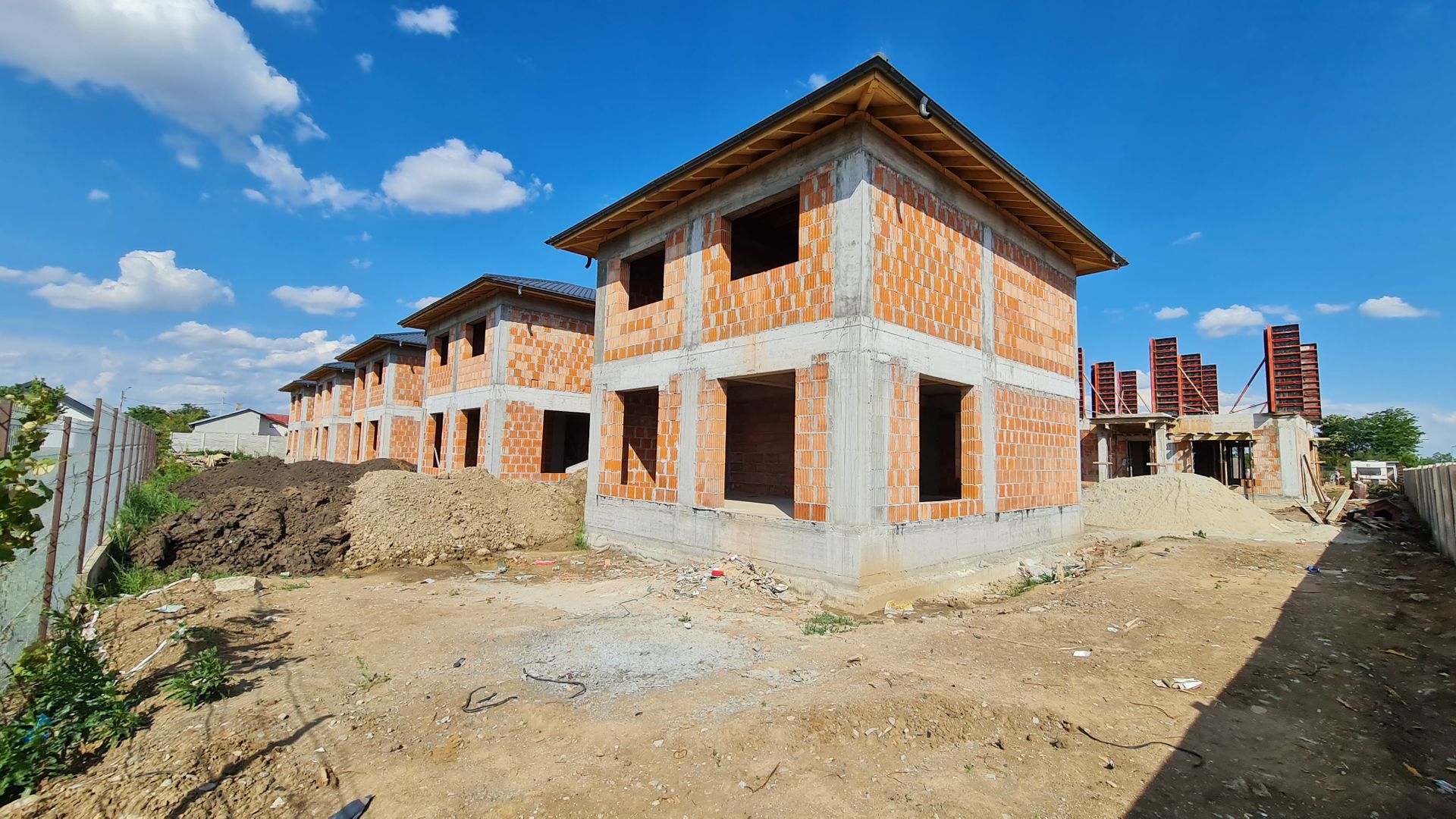 Casa individuala 15 minute de capitala, zona linistita - Poză 4