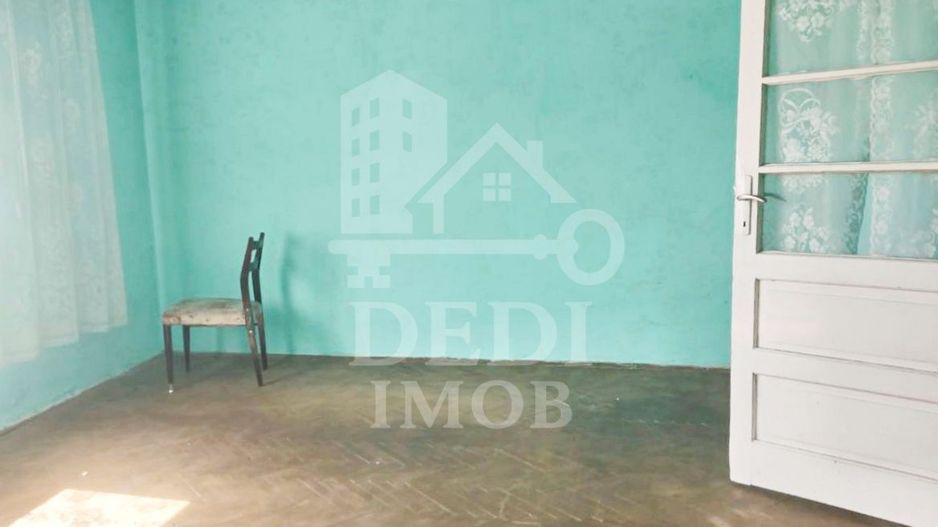 Casa de vanzare cu 3 camere in Velenta, Oradea - Poză 2