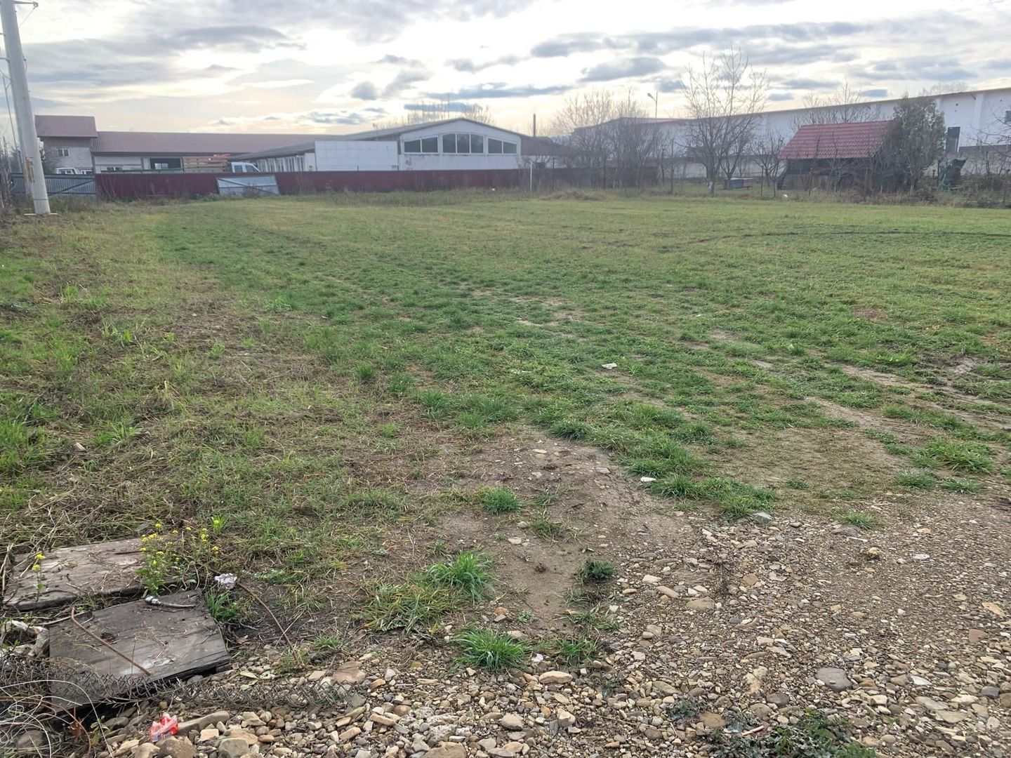 TEREN DE INCHIRIAT /MARGINEA 2000 mp - Poză 4