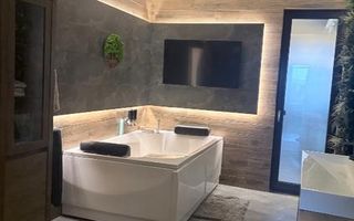 Vila deosebita cu piscina interioară - Poză 13
