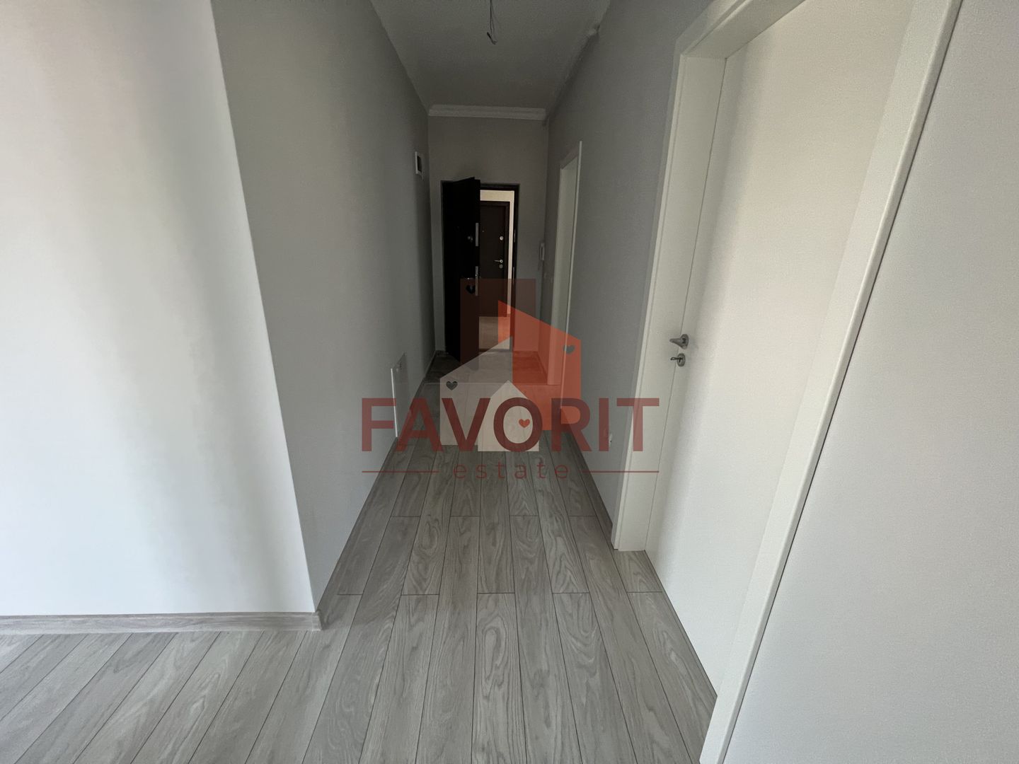 Etaj 2. Decomandat. Finisaje superioare - Poză 7