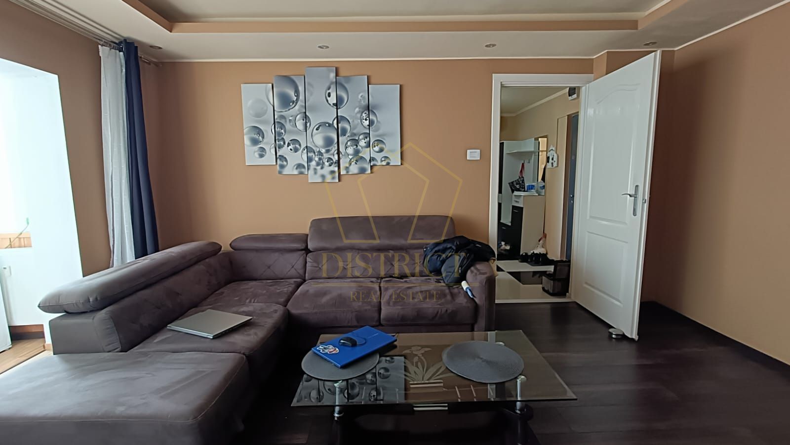 Apartament renovat și decomandat 2 camere | Zona Lunei - Poză 2