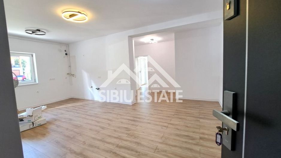 Apartament cu gradina si terasa, NOU 2 bai - Poză 1