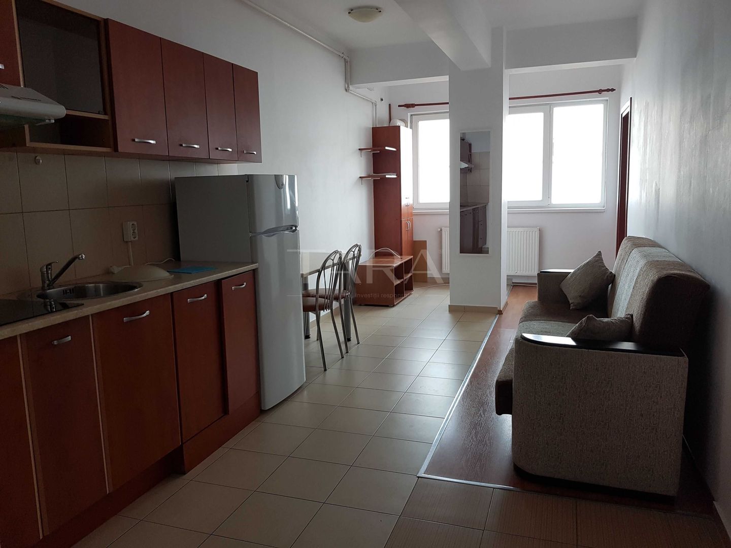 Apartament 2 camere, mobilat și utilat, în zona centrală - Poză 1