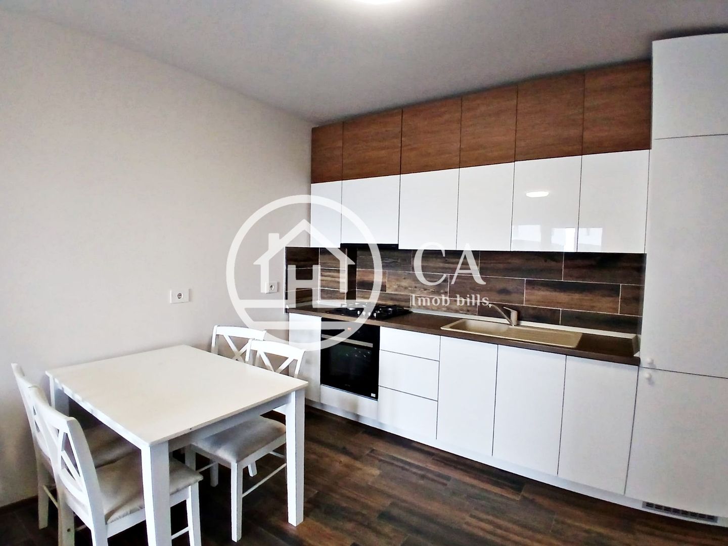 Apartament de vanzare cu 3 camere in Prima Onestilor, Oradea - Poză 3